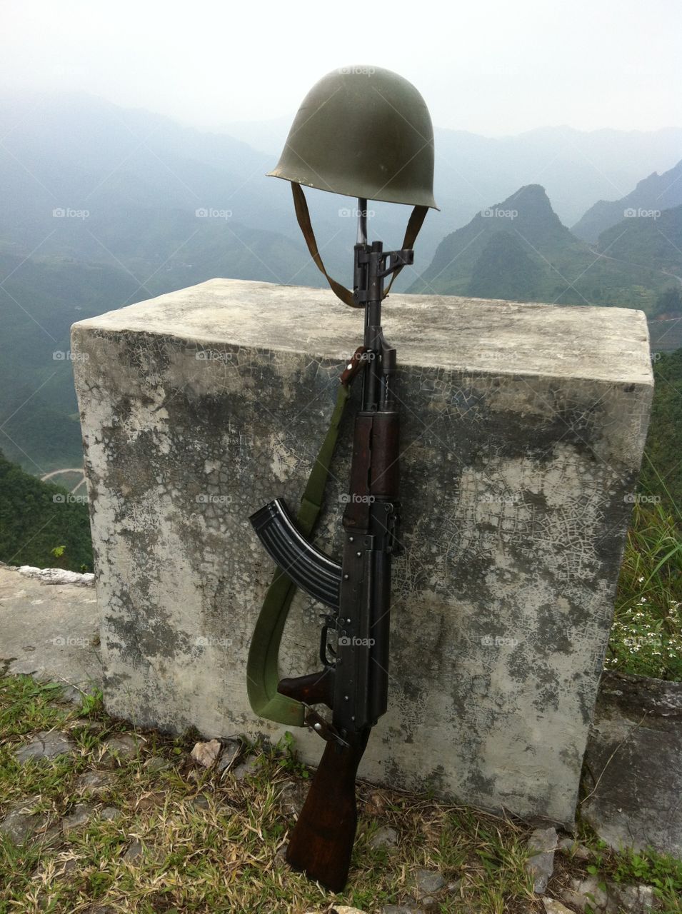 A rifle under the helmet 