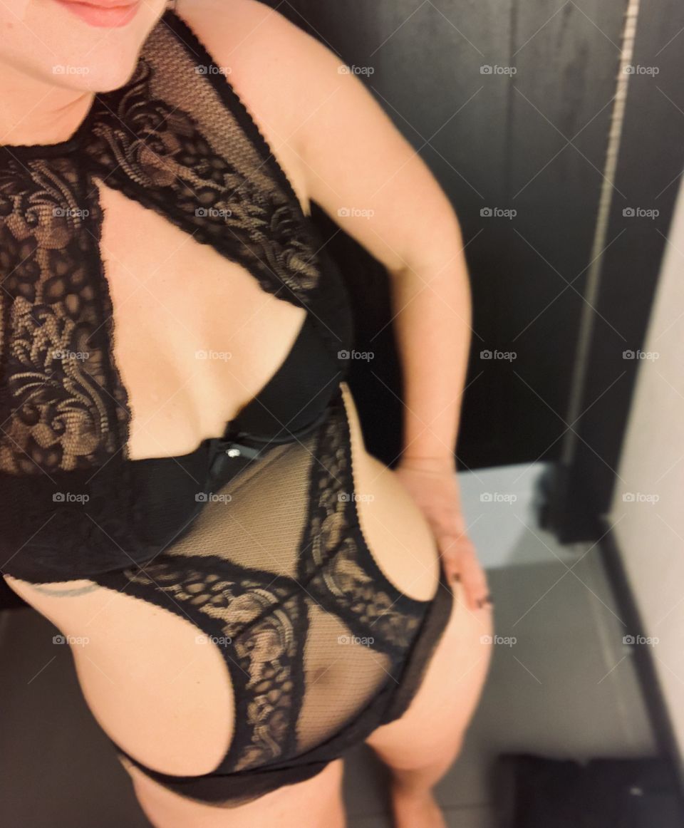 Changing room lingerie selfie 