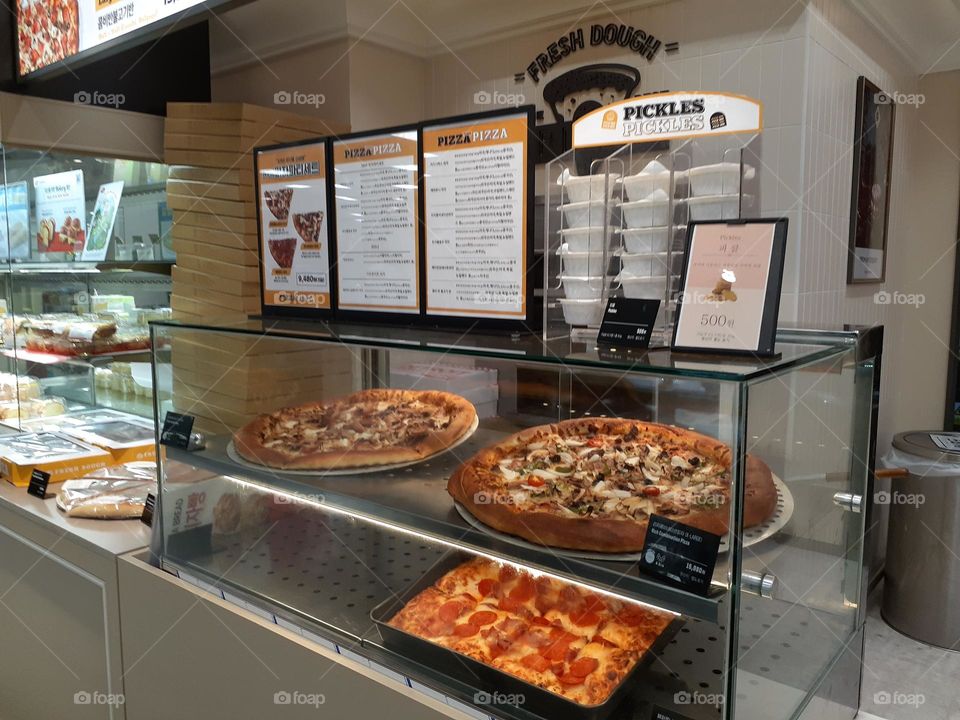 shopping mall emart in  Korea, pizza