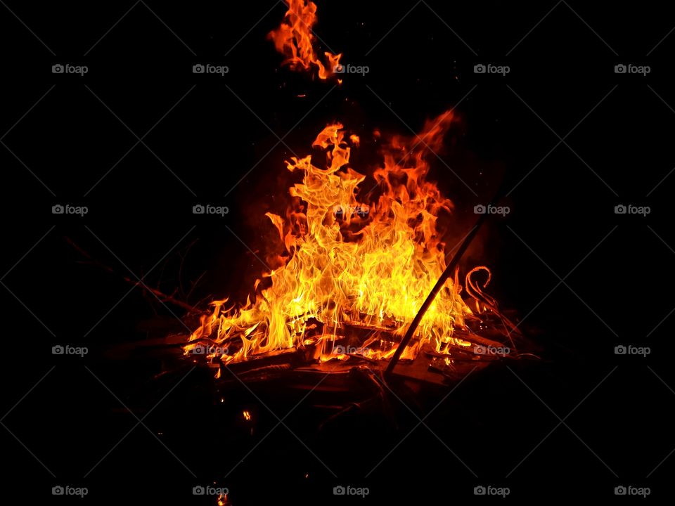 hot burning campfire, blazing fire