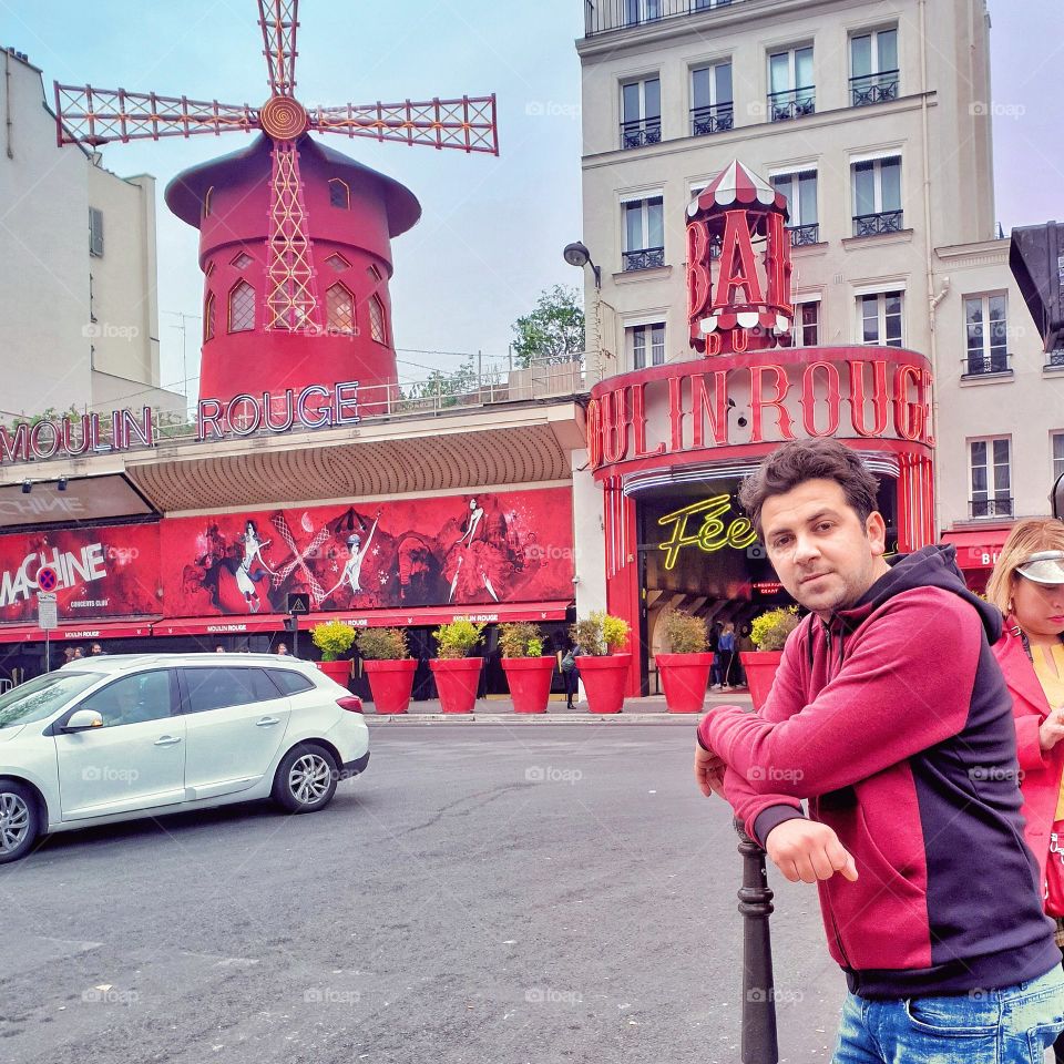 Moulin rouge de paris ( Place de clichy )
