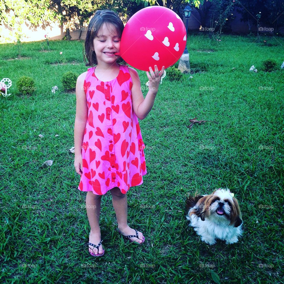 Recordar é viver!
Uma tarde de folga agradável no #jardim... (2014).
🐶 
#dog
#pet
#criança
#sorriso