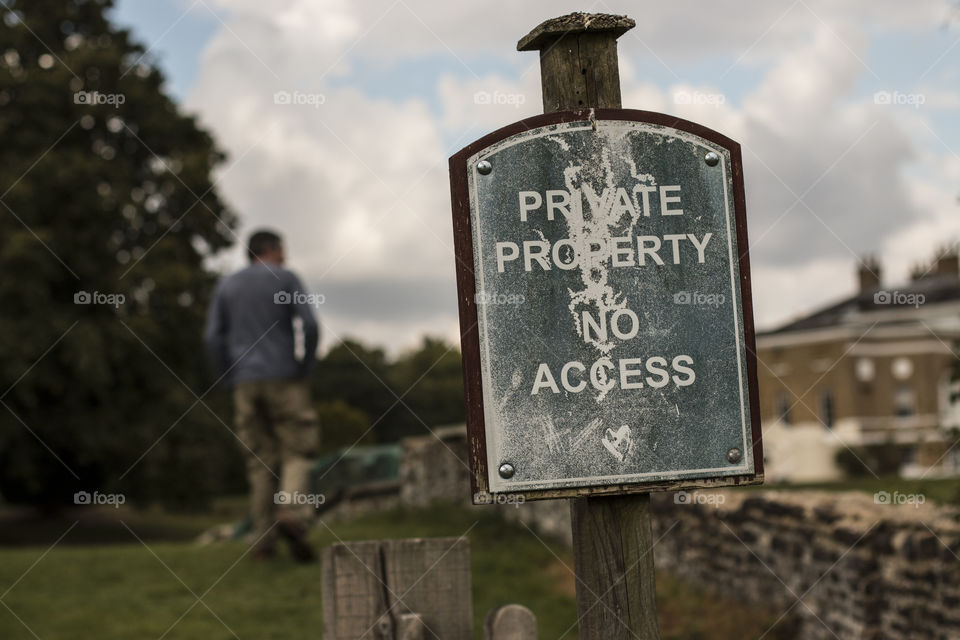 Trespass . Trespassing on a bridge 