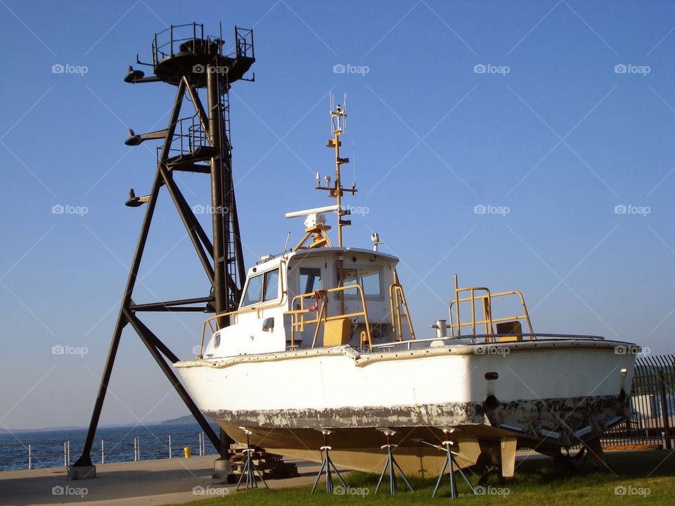 Boat Out of Water. Boat Out of Water, time for a cleaning.