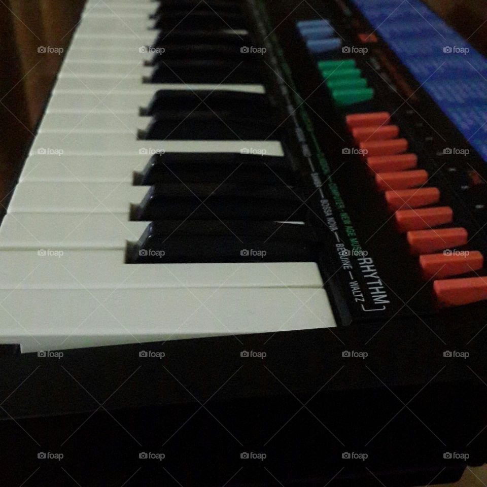 Keys on my son's keyboard .. the shot is taken by him 😉👆👍🎵🎼🎶🎹