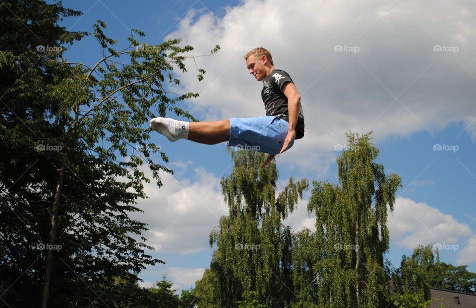 flying trampoline weightless by salsa