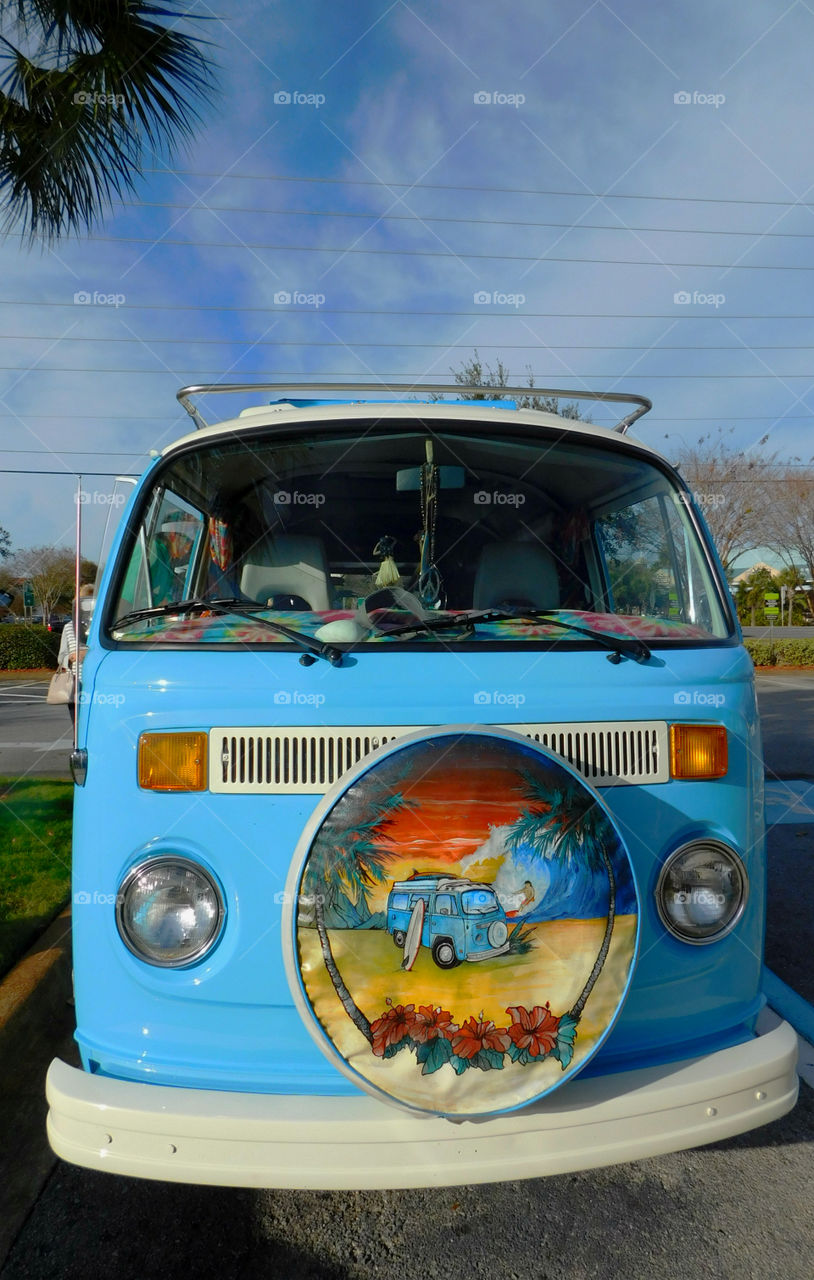 West Coast Cadillac!
Love child transporter sits idle as its passengers take a lunch break!