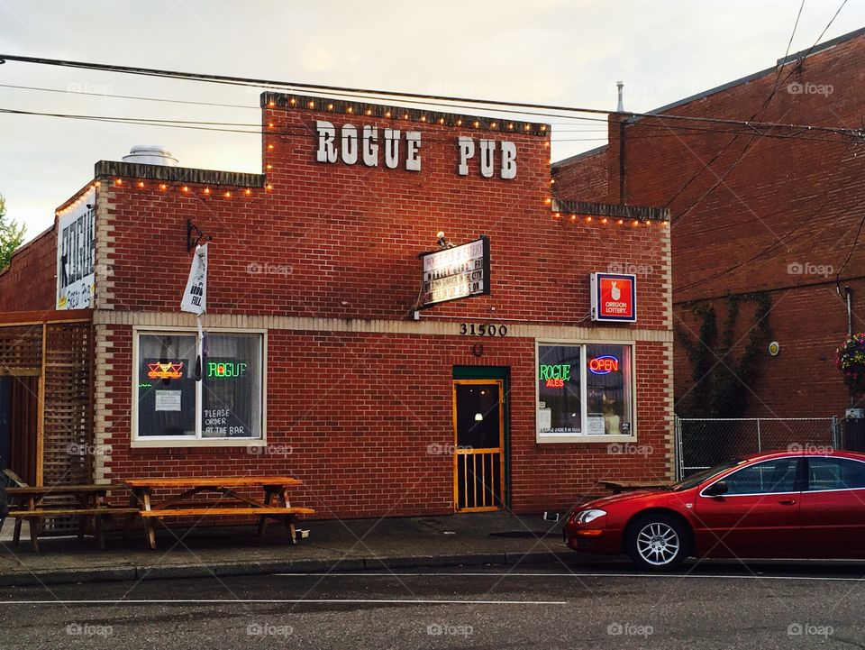 Rogue Pub