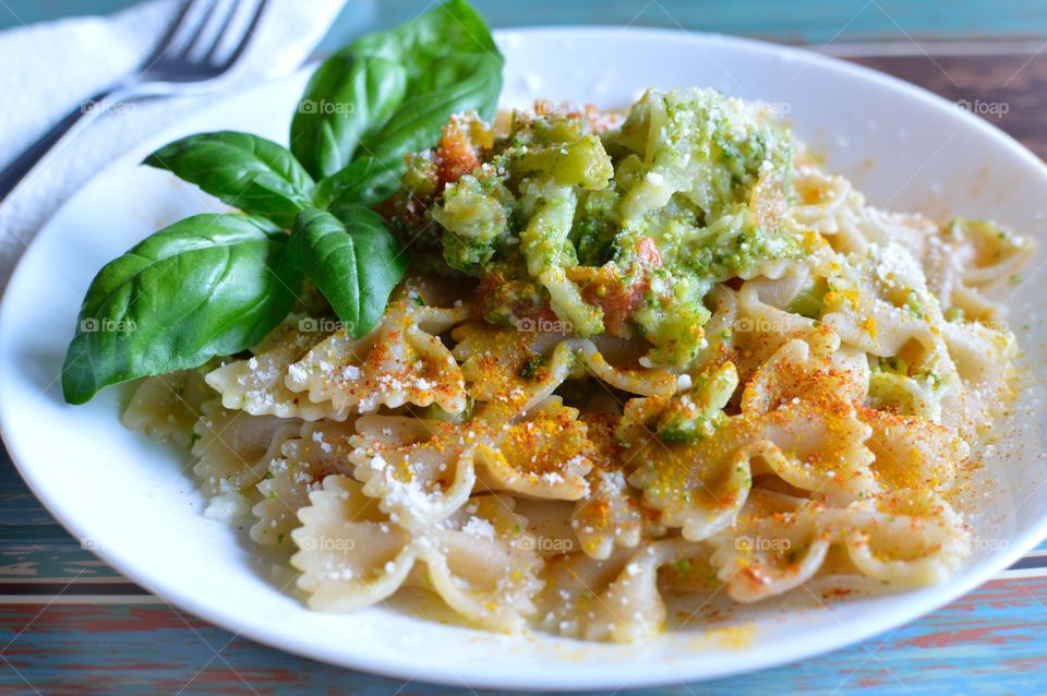 pasta with broccoli and paprika