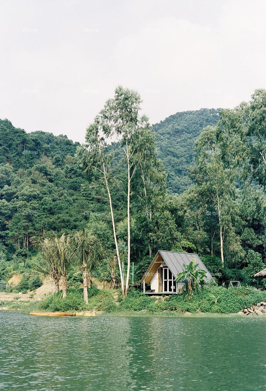 Lonely house on the lake 