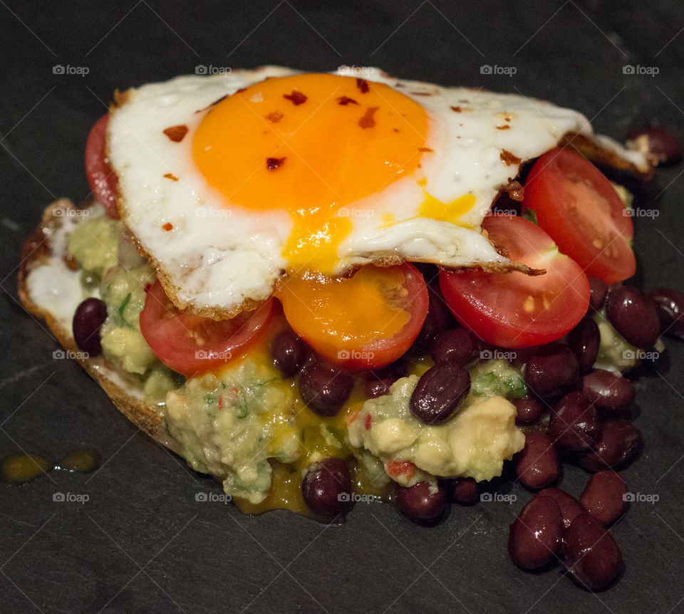 Guacamole and eggs 