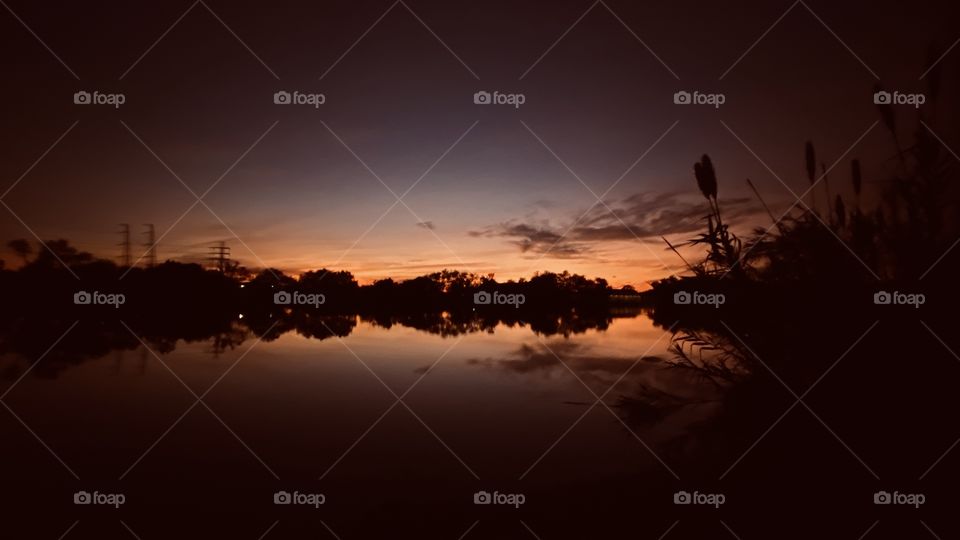 How quickly the evening changes into Night. All of the Evening colours will compress into a Beautifully Constructed Horizon at Night.