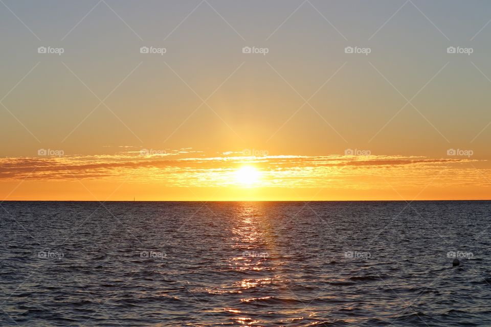 Australian sunrise over the ocean 