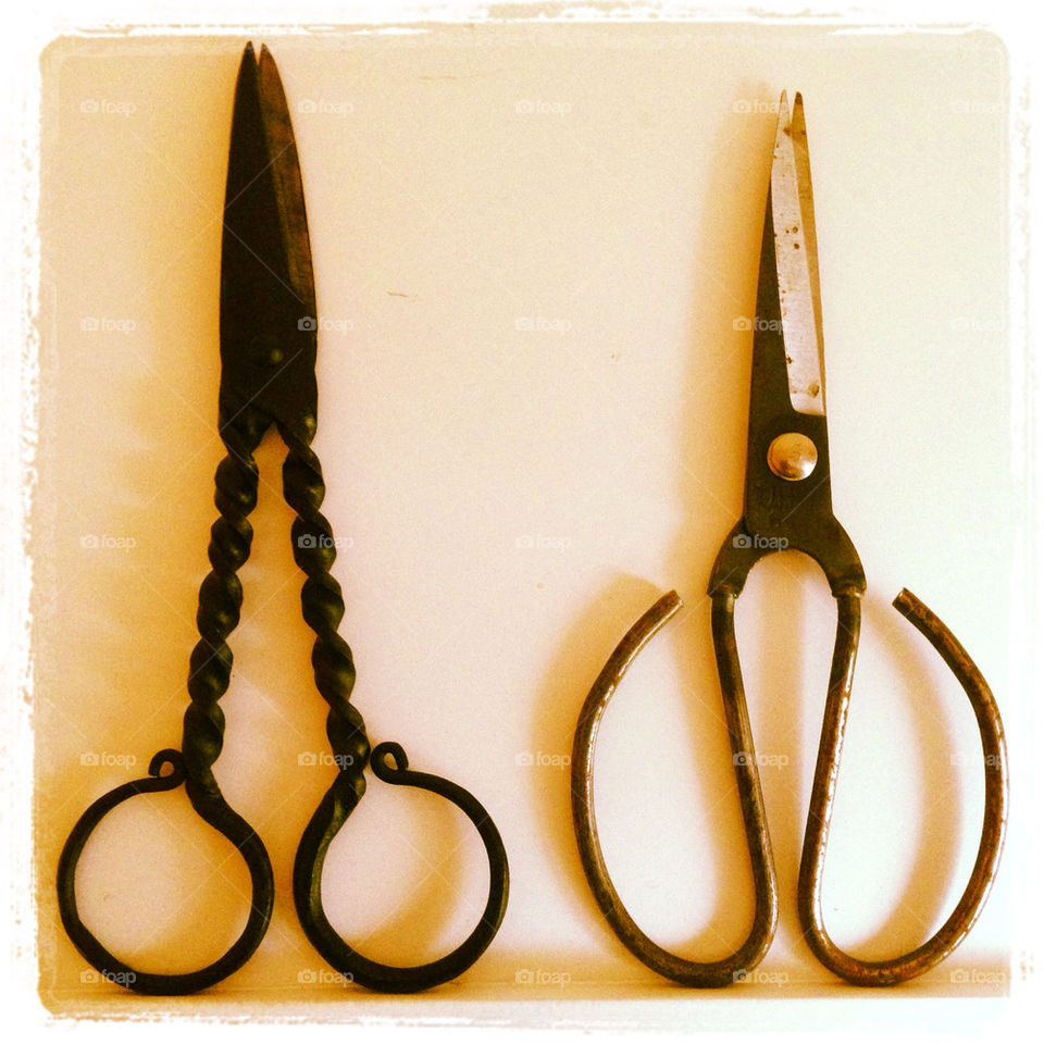 two tools cut två by NinaUlrica