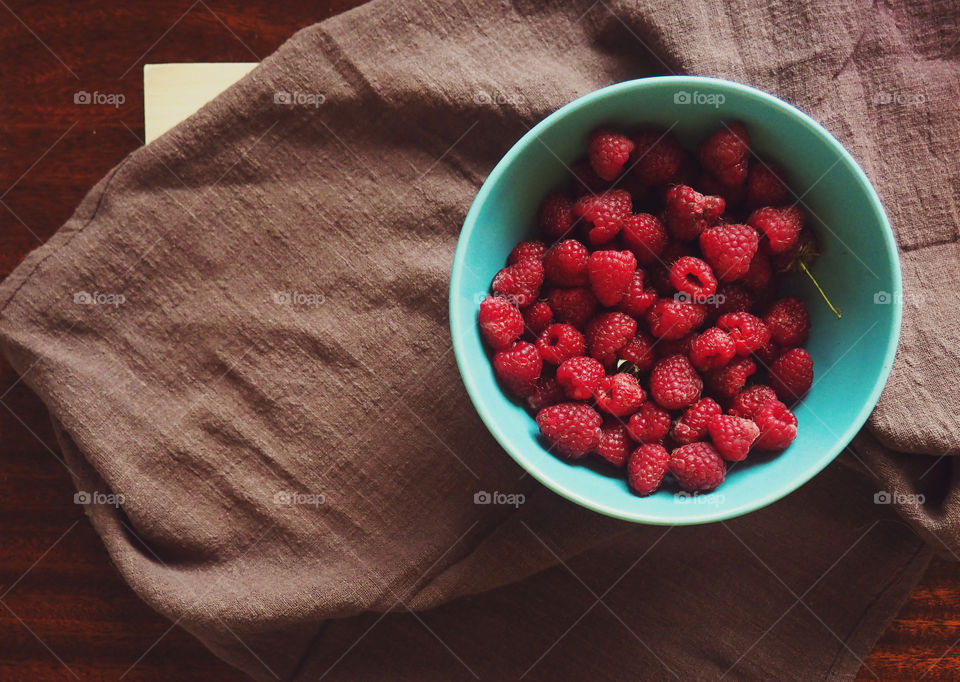 Raspberry in bowl