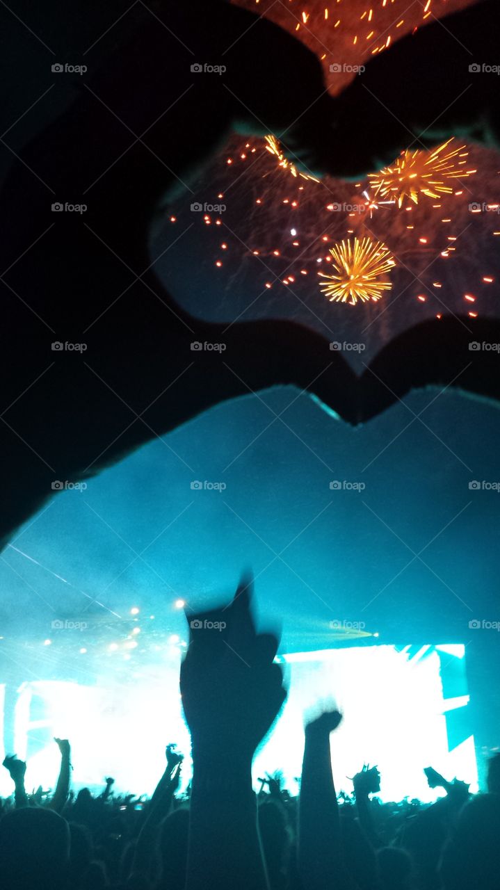 heart sign for rave and fireworks