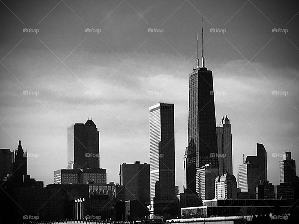 black and white chicago skyline on a cloudy day