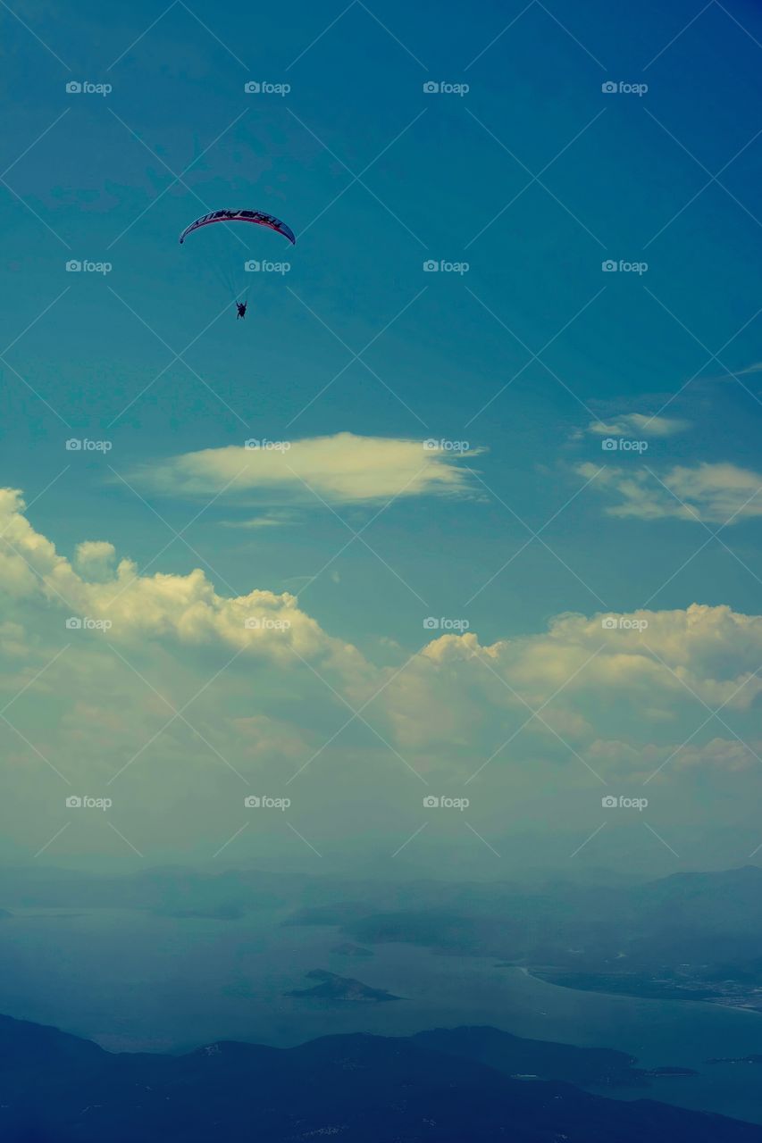 Sea, sky and the ground