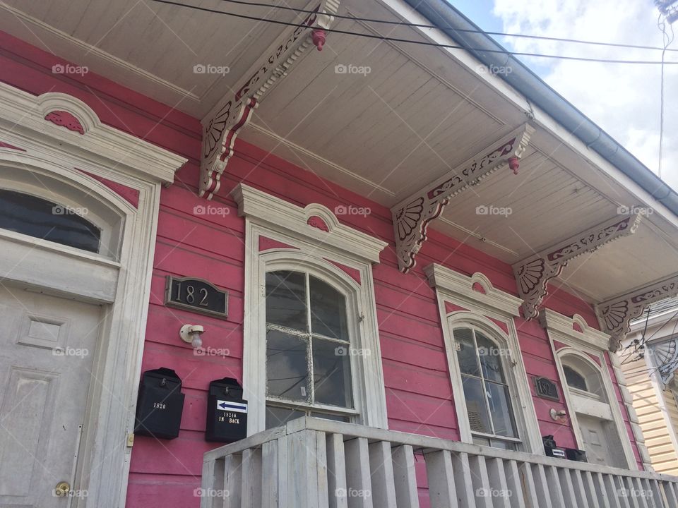New Orleans pink house facade 