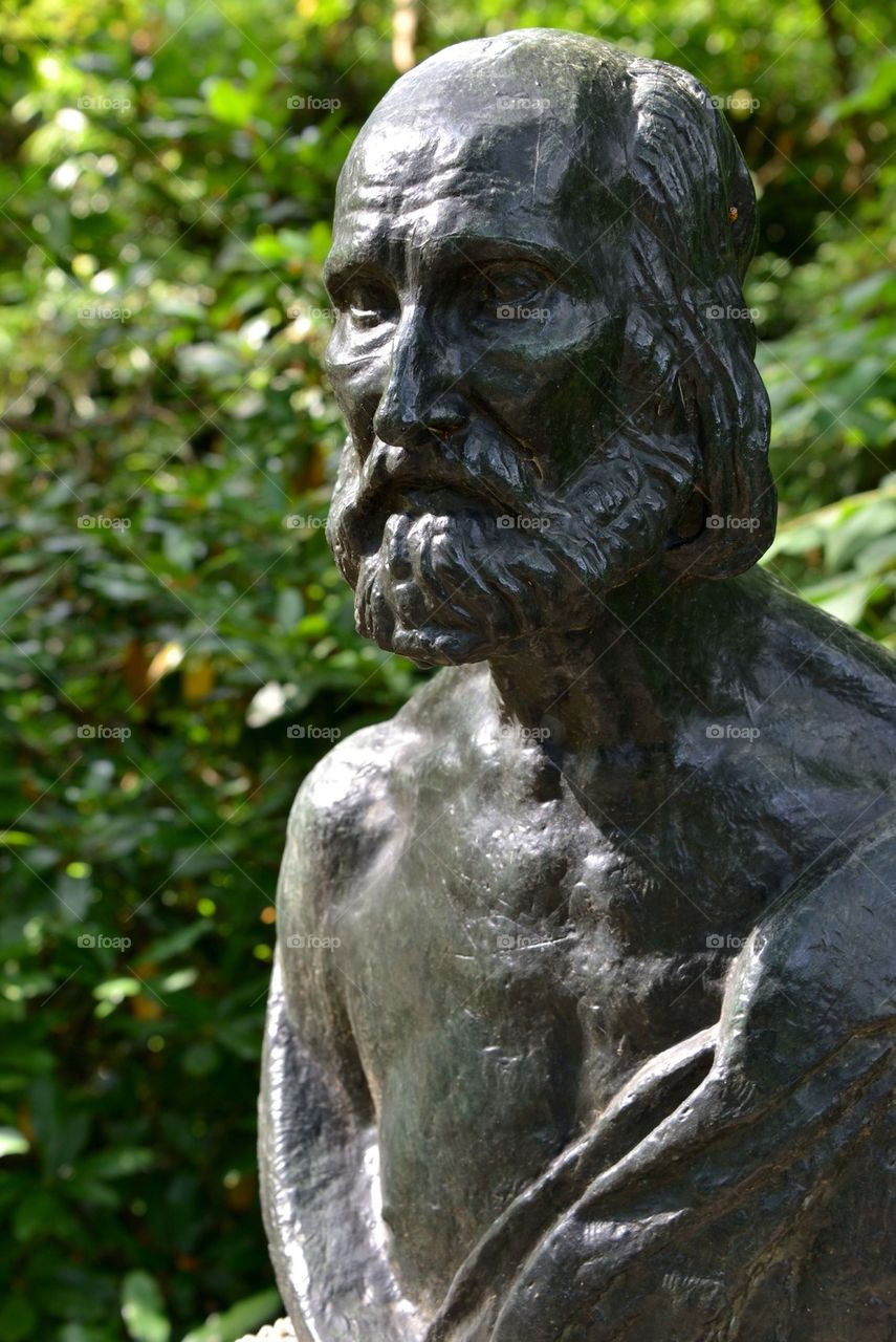Sculpture of an old man