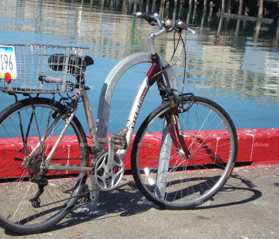 Bicycle in SanFrancisco beside water