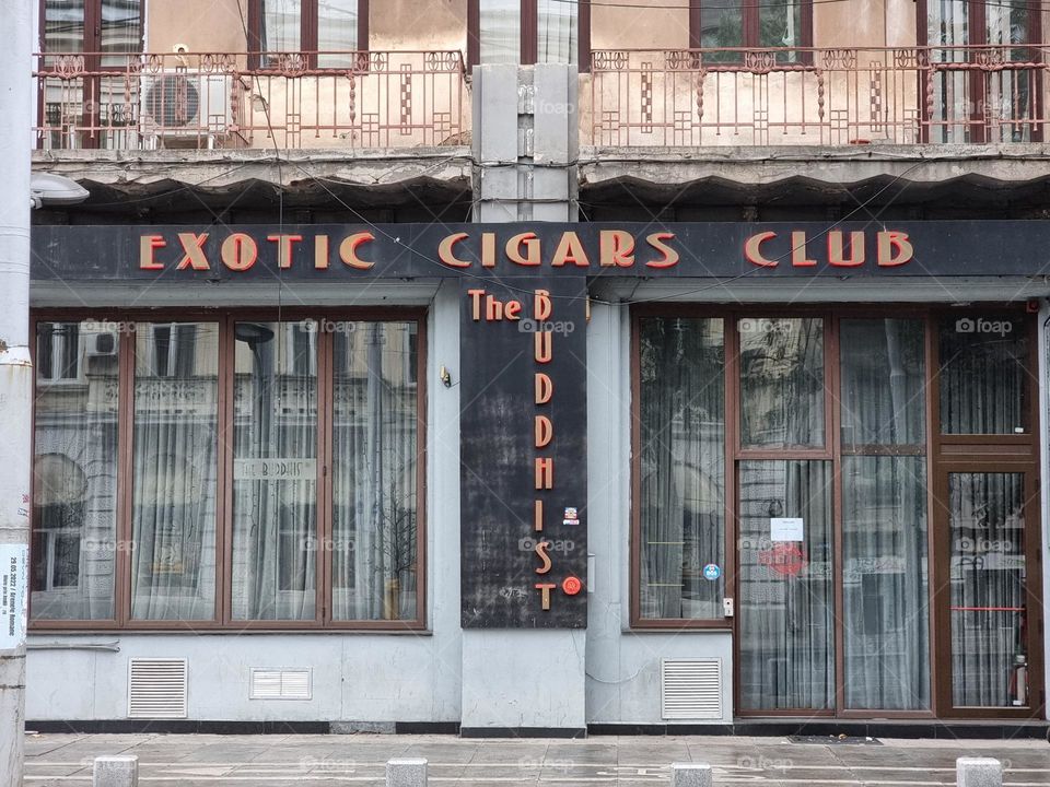 Exotic cigars club