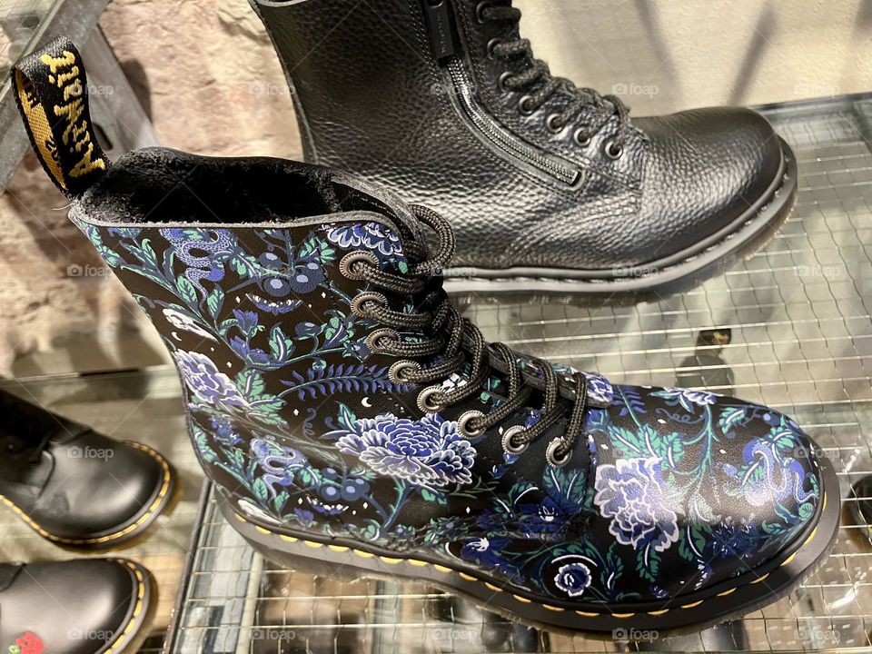 Floral Dr. Martens … 💜