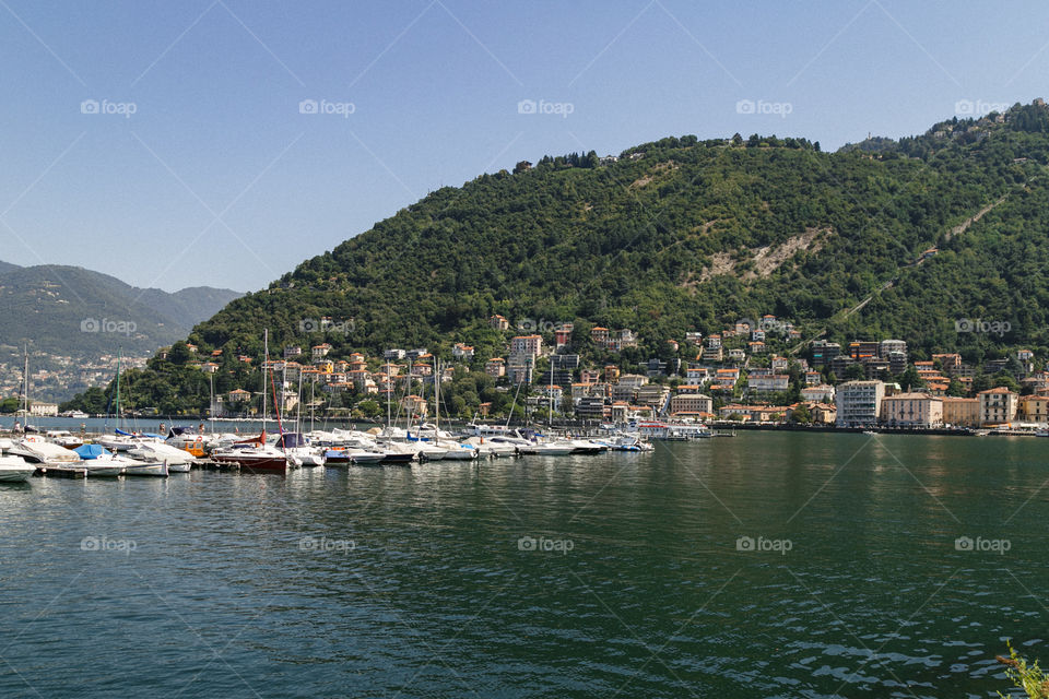 Lago Como no norte da Itália é um lugar lindo para se conhecer na Europa, com paisagens incríveis!