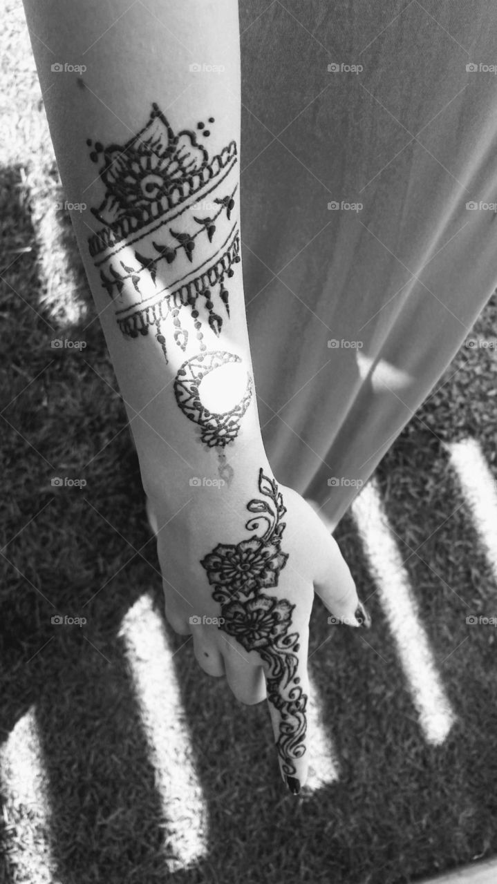henna black white