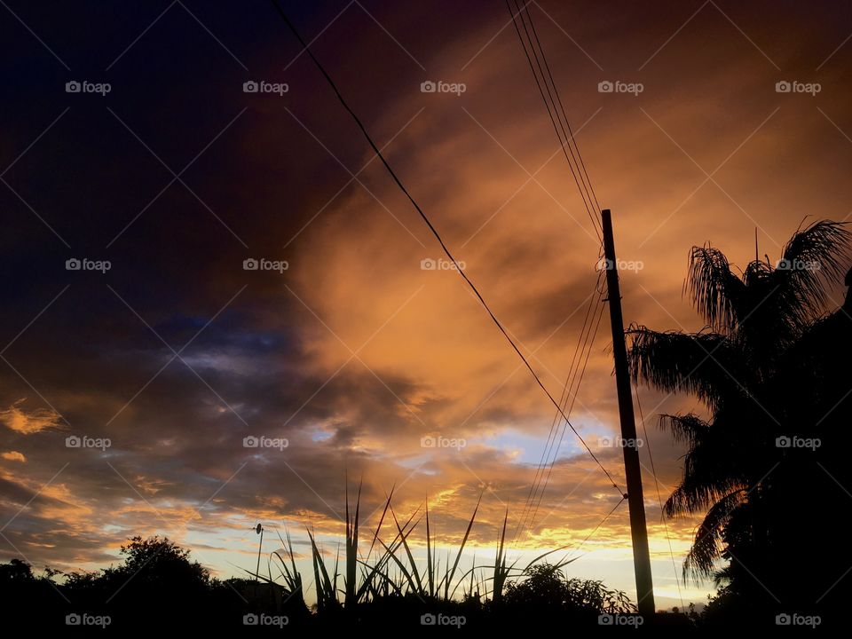 O #entardecer em cores vibrantes e incríveis na Terra da Uva.
Terminando o dia em #Jundiaí dessa forma tão inspiradora...
📸
#FOTOGRAFIAéNOSSOhobby
#nuvens #inspiration #céu #landscapes #foto #silhueta #natureza 