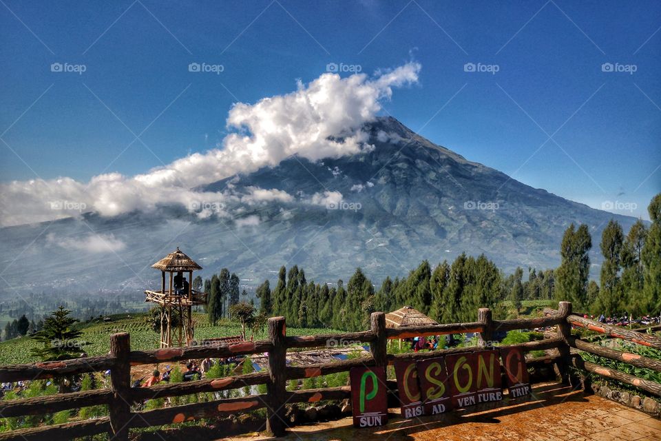 sindoro mountain valley,  sumbing mountain,  traveling in Indonesia to posong valley village