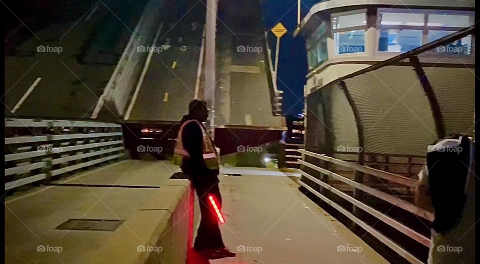 This is the “Pulaski Bridge” with the center part open so that larger and taller ships can pass through. A 24 hour advance reservation is required for this special accommodation. 2023. Hypnotic Productions