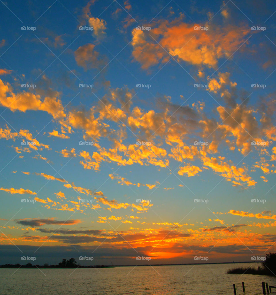 Drifting Sunset!
This sunset is merely a prelude to dawn,yet its majesty fill my mind with the most beautiful dreams!