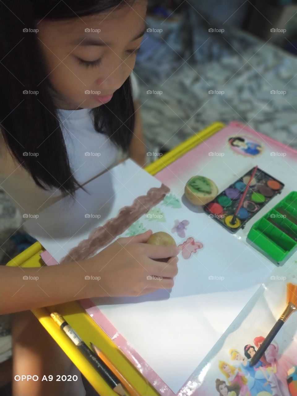 making arts by imprinting using watercolors