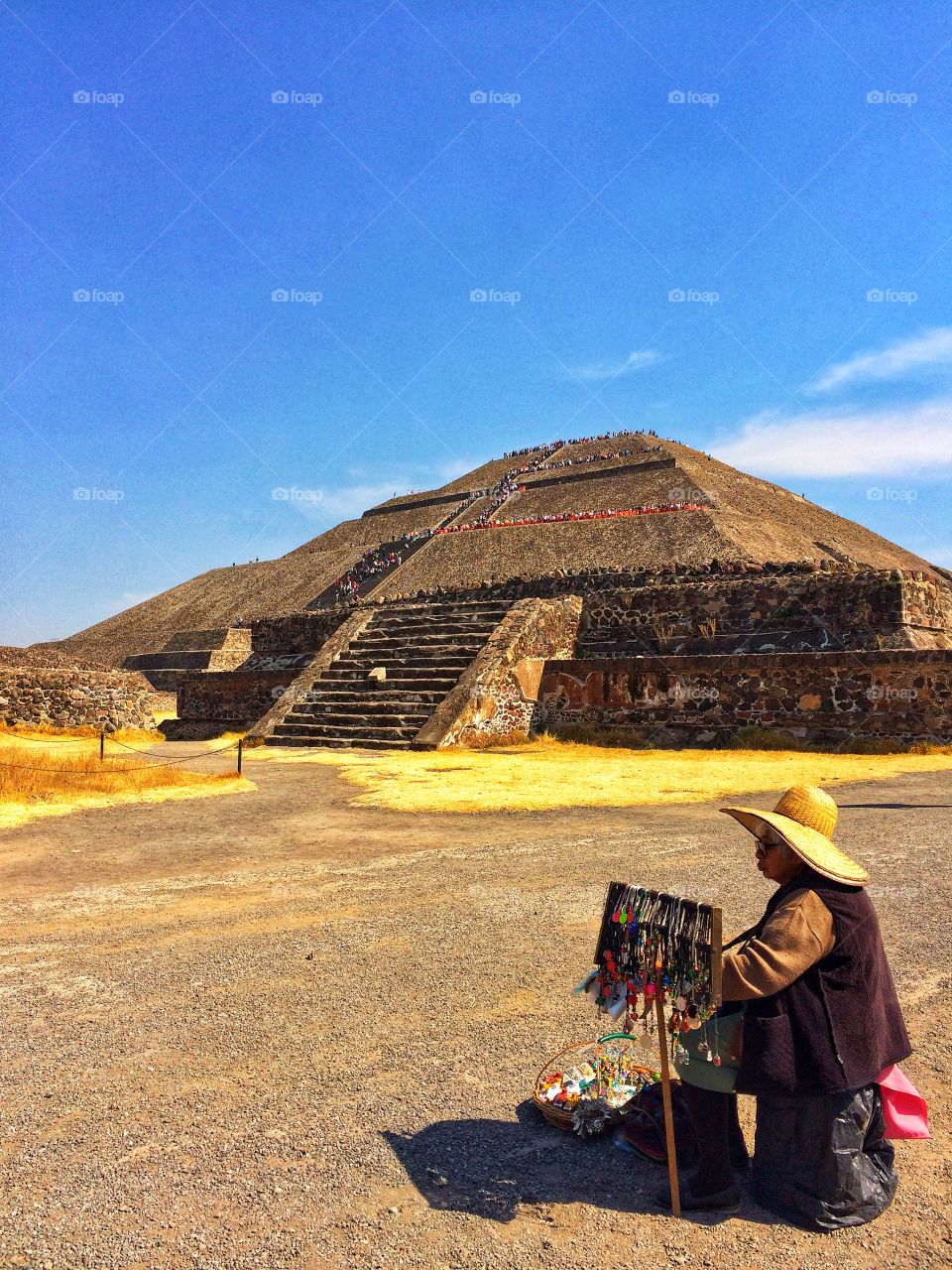 Comércio nativo nas pirâmides 