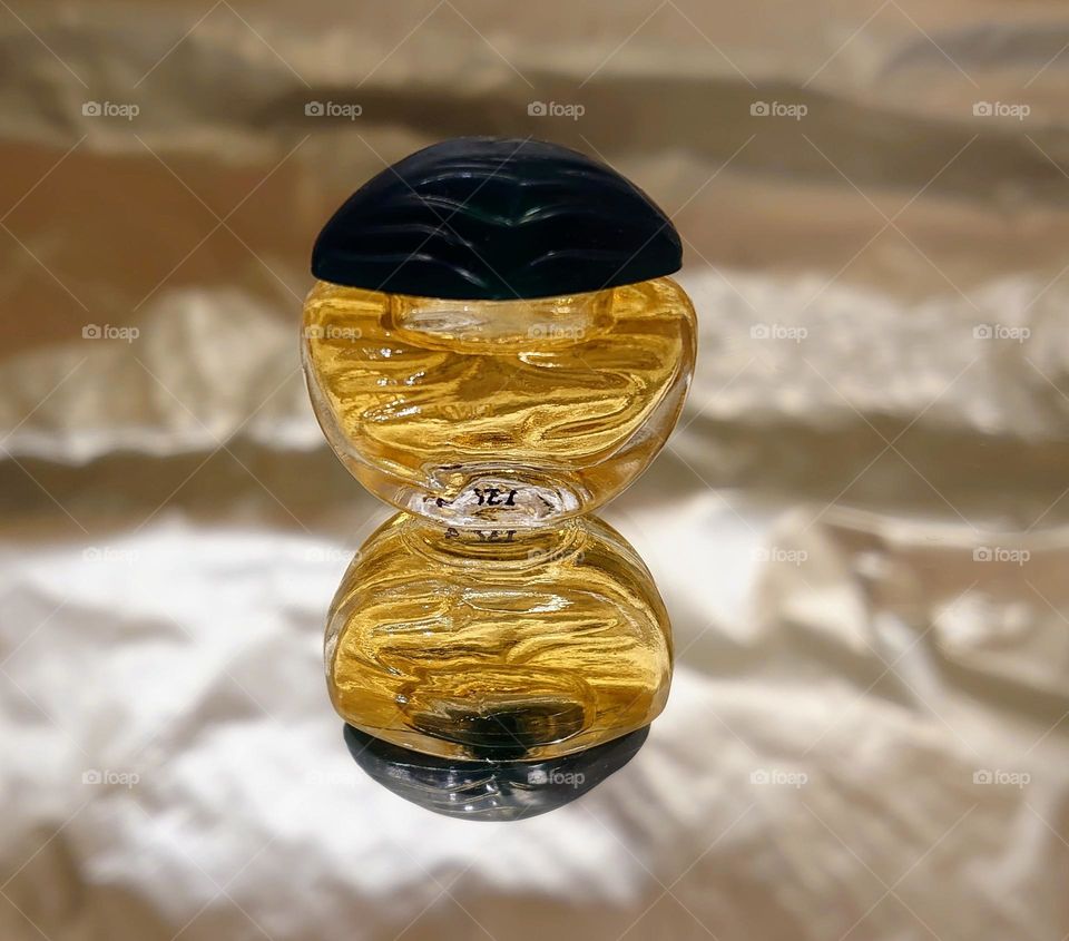 Bottle of perfume🪞 Mirror 🪞 Reflection 🪞