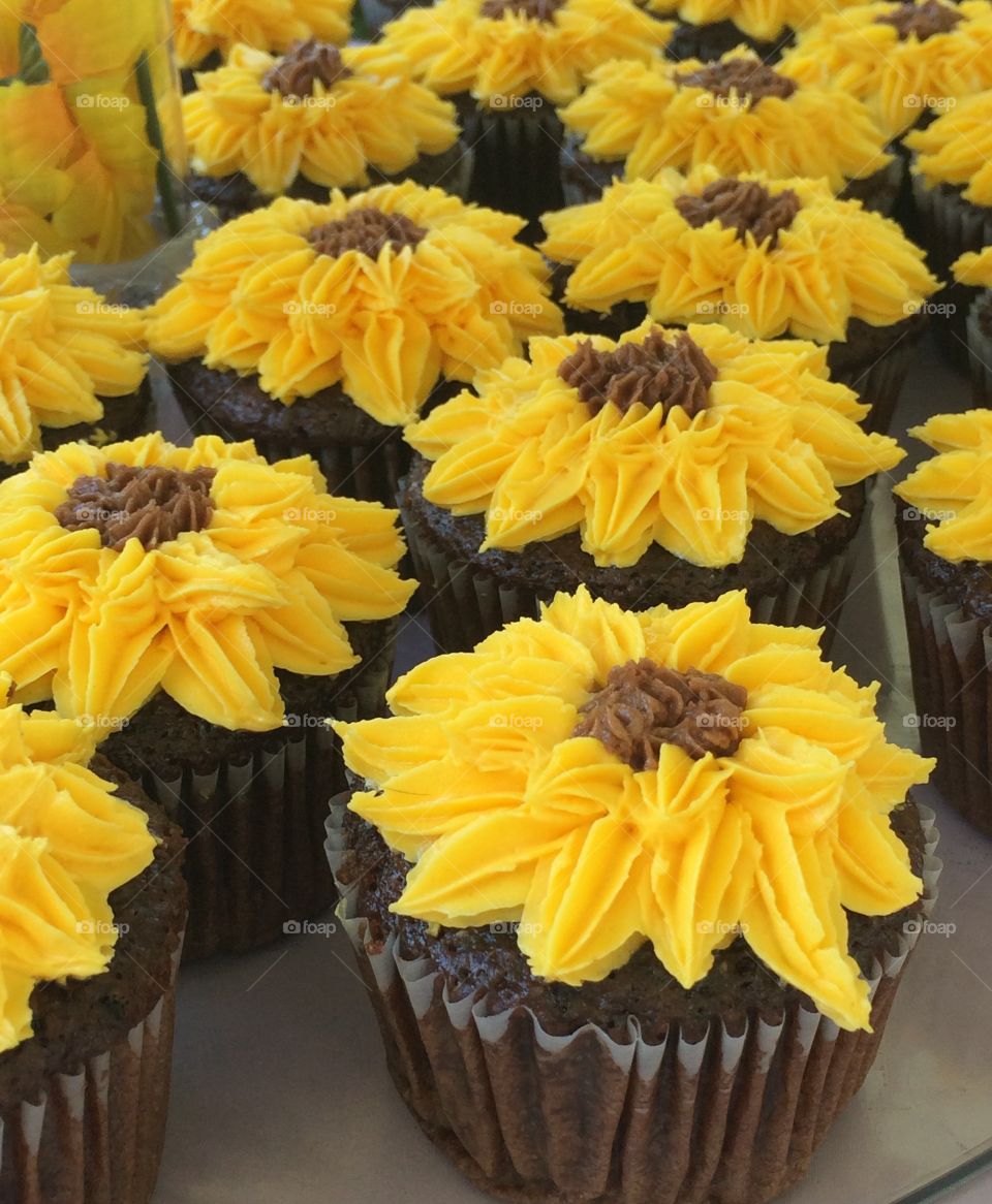 Sunflower cupcakes 