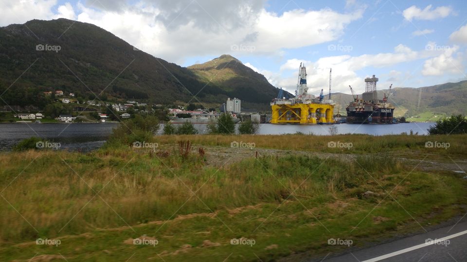 Oil and Mountains