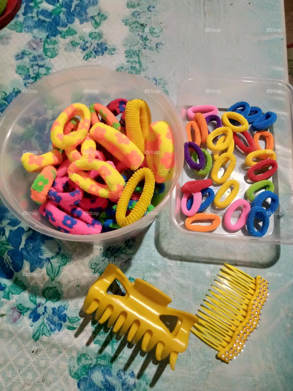 #YELLOW,, ASSORTED BIG AND SMALL HAIR PONY TAILS, ,YELLOW HAIR CLAMP FOR VOLUME HAIR, YELLOW COMB ,FOR GIRLS ONLY