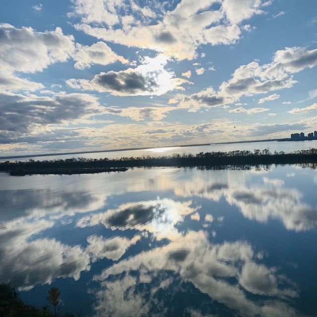 The mirror effect on the St.Lawrence river, Quebec, Canada 🍁