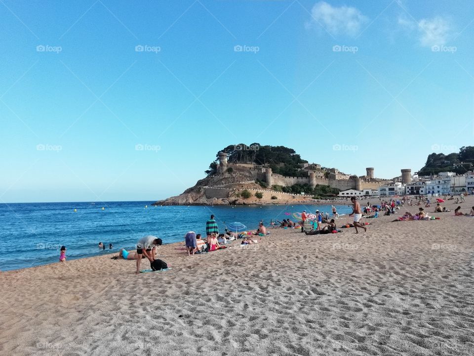 Playa y castillo de Tossa