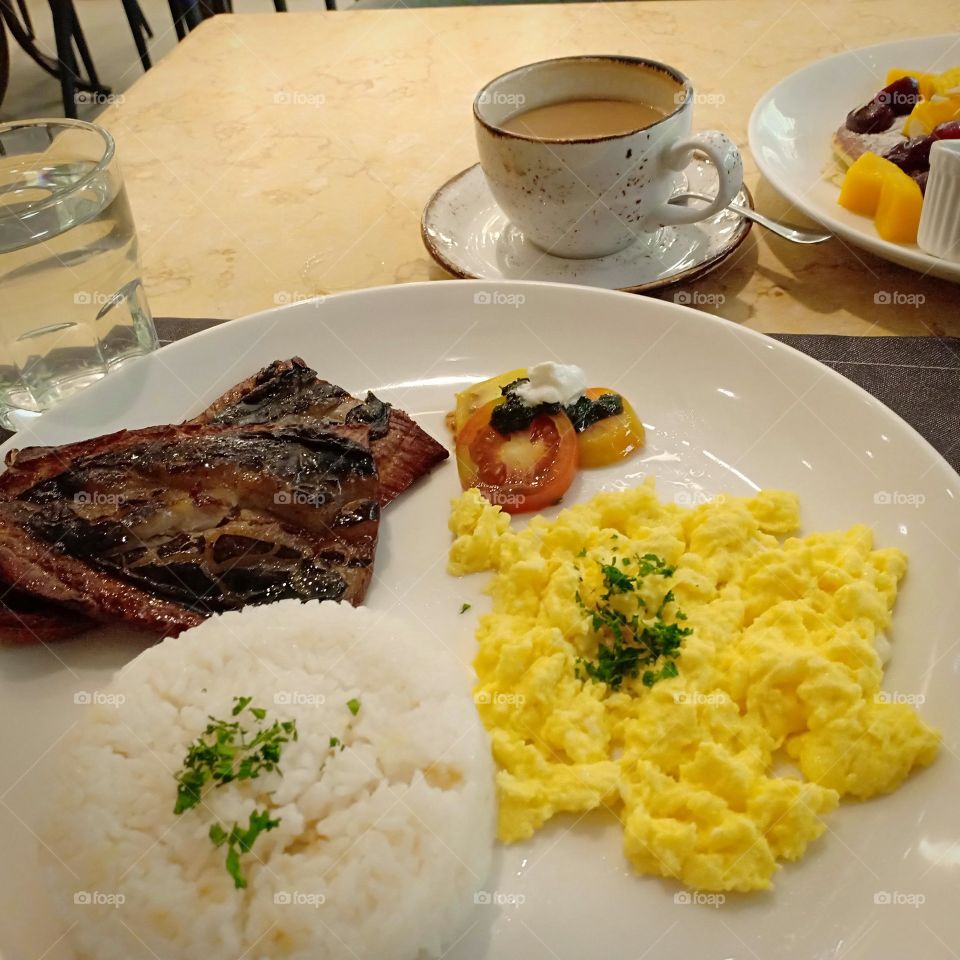 Happy tummy with nutritious food 