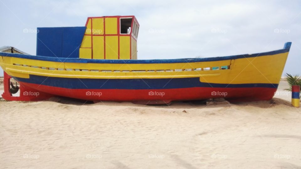 lovely boat: beach Ilha do Sal