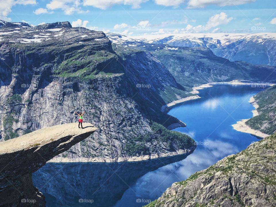 masterpiece view at Trolltunga 