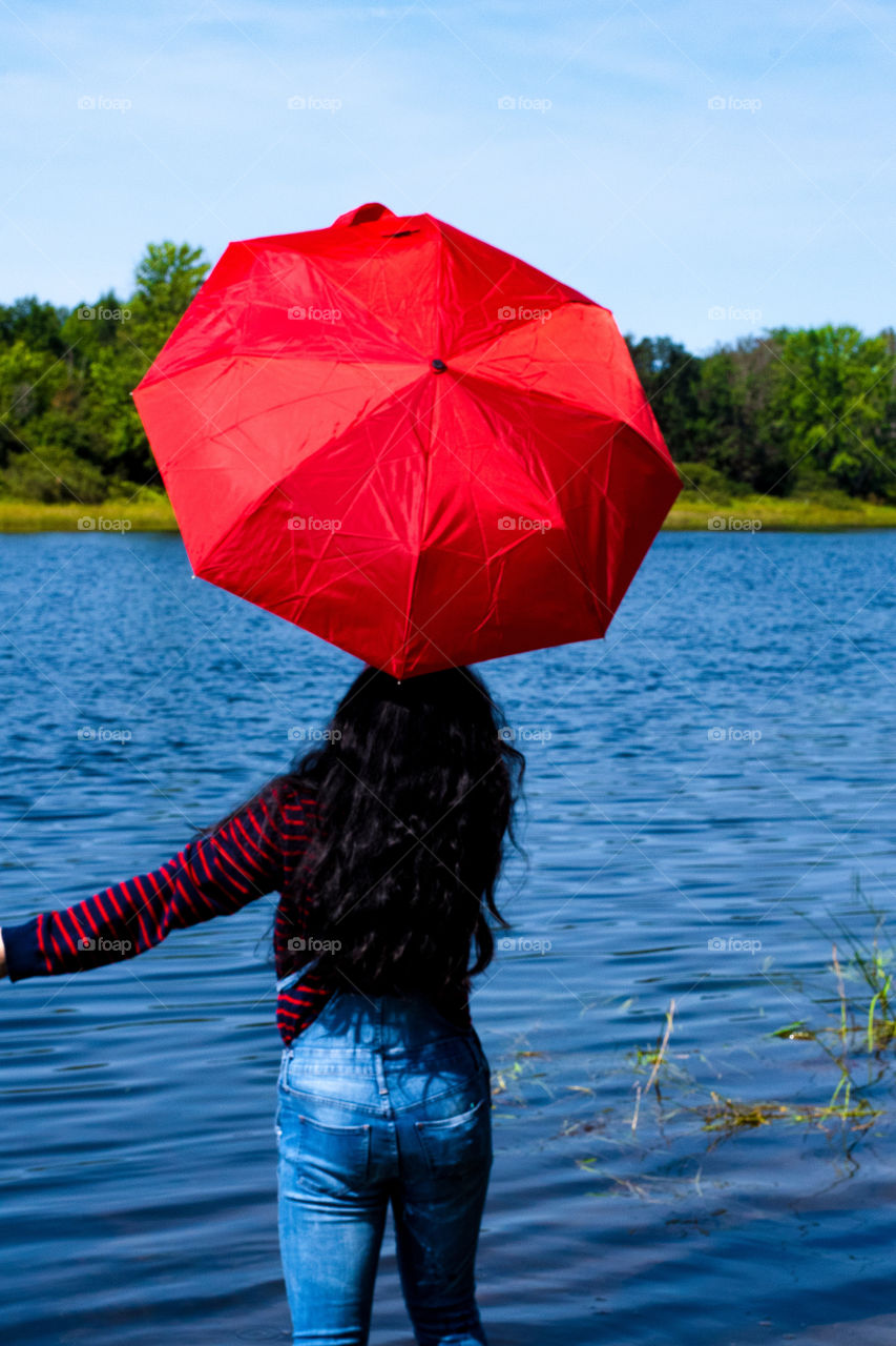 It’s a nice day out! Always protect yourselves from the sun! SPF and a great umbrella would help! Here’s a great umbrella of high quality and exquisite design from totes!