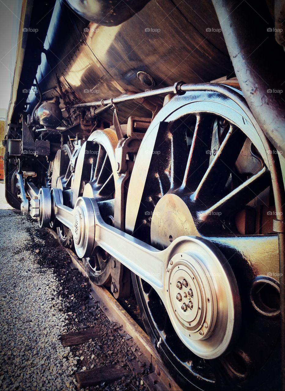 611 locomotive wheels