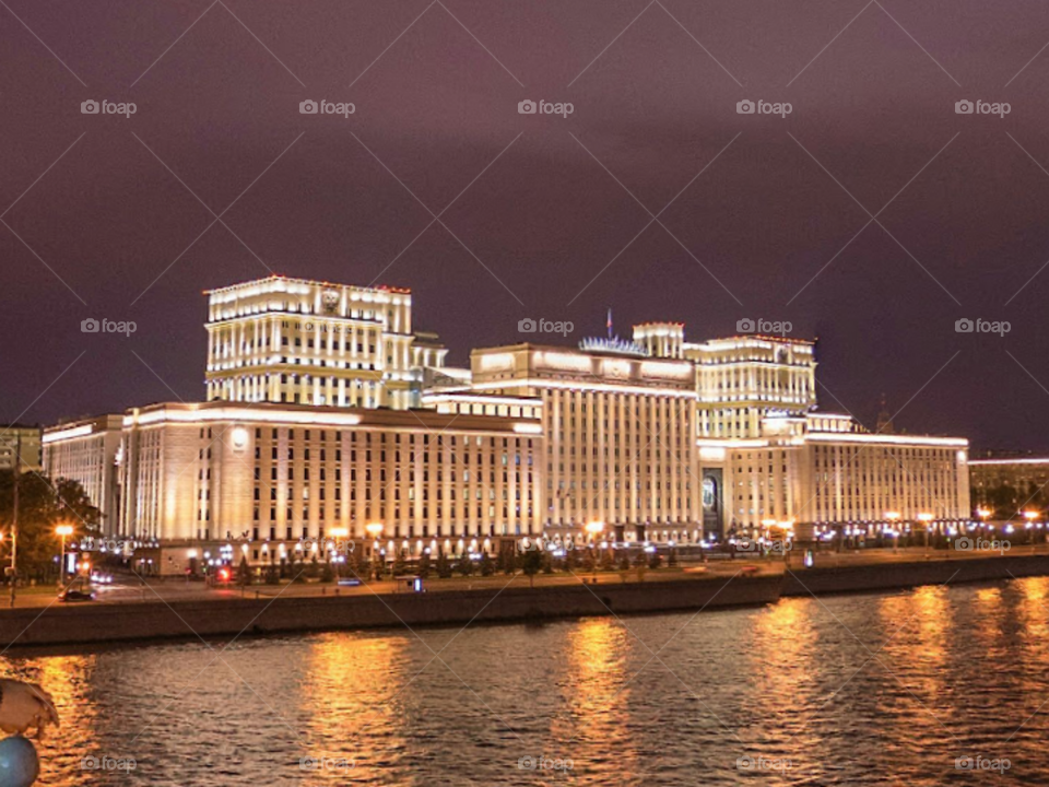 Набережная ночью вид с Пушкинского моста