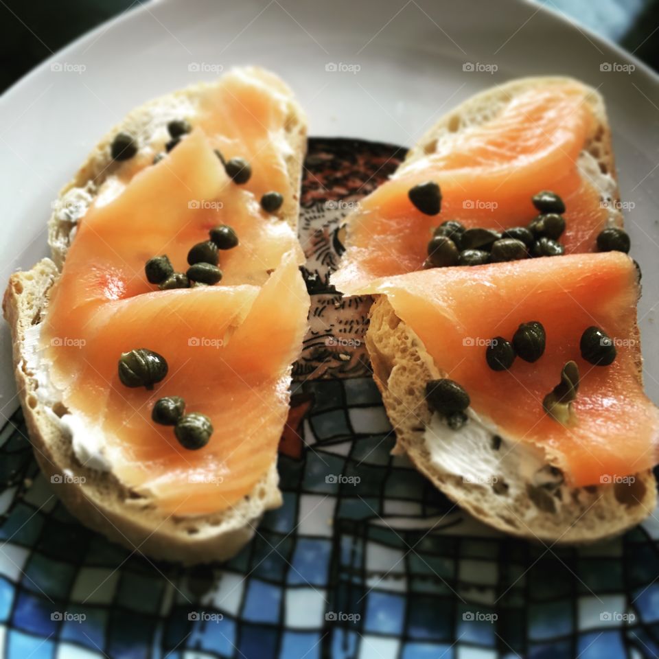 Smoked salmon on toast with capers