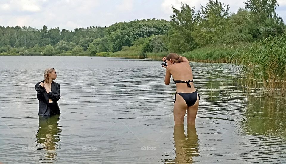 summer nature landscape photographer and model