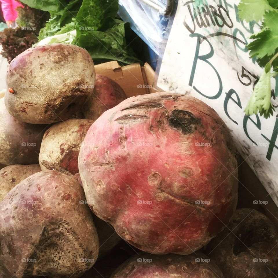 Organic beets at farmers market